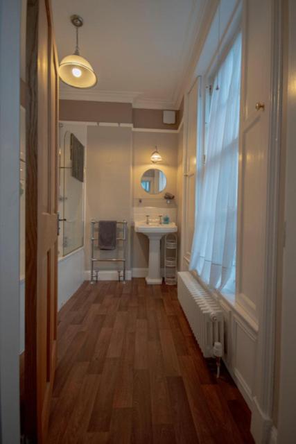 Forth Reflections Self Catering South Queensferry Ngoại thất bức ảnh